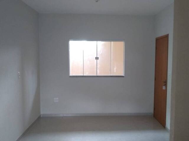 #85 - Apartamento para Locação em Carangola - MG
