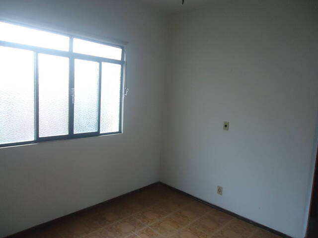 #94 - Apartamento para Locação em Carangola - MG